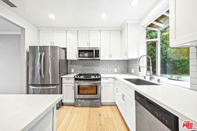 Building Photo - 11423 Sunshine Terrace