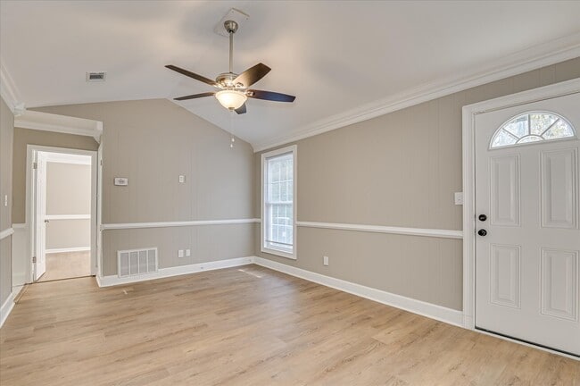 Building Photo - 238 Cavalier Dr