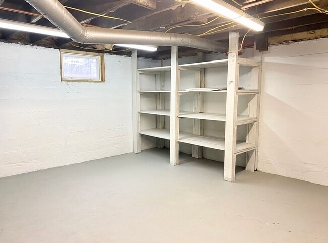 Building Photo - Stylish 2 Bedroom, 1.5 Bath Home with Vintage Charm + Modern Upgrades