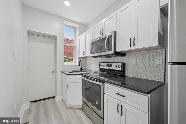Primary Photo - 6055 Allman St