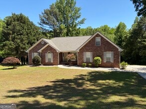 Building Photo - 245 Braemar Rd