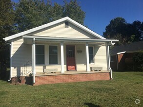 Building Photo - MOVE-IN READY!