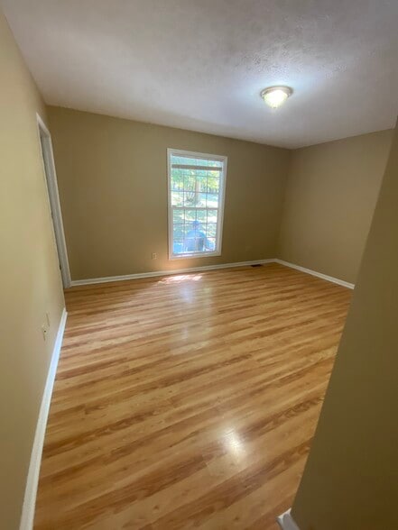 Building Photo - 110 Cornett Ln