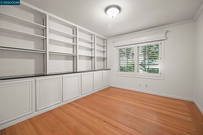 Building Photo - 161 La Serena Ave