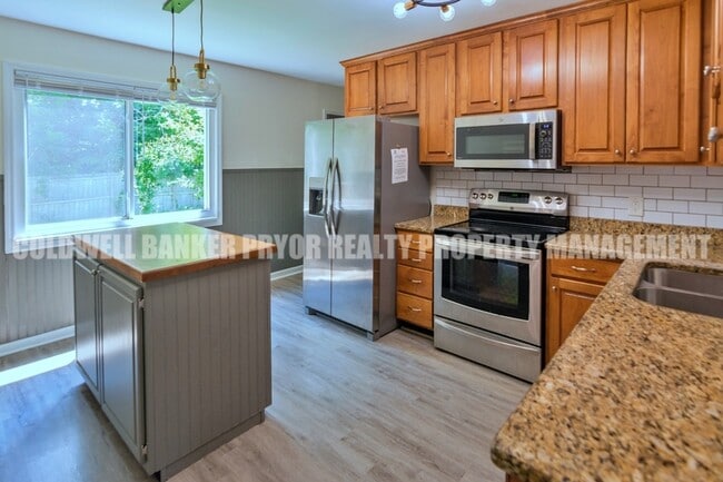 Building Photo - 9356 Charbar Cir