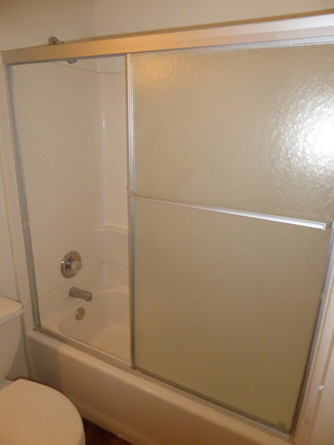 Building Photo - 820 W University Dr