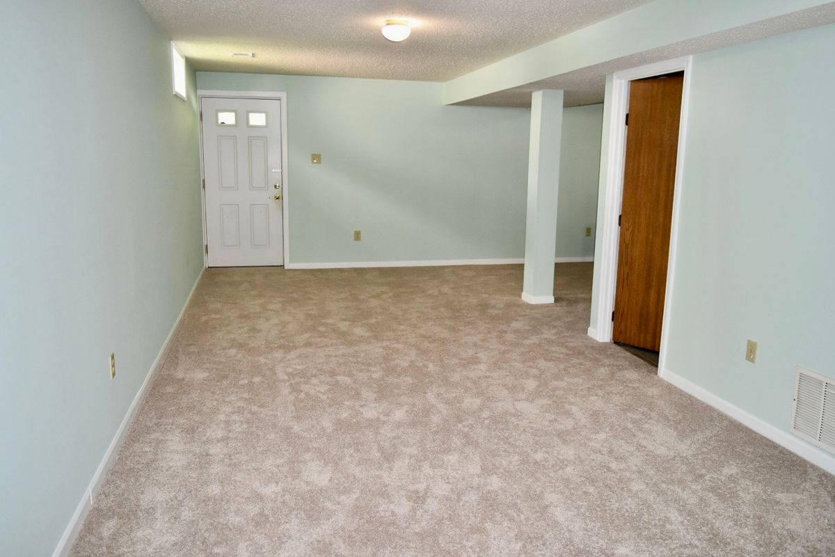 Building Photo - 6411 E Gate Dr