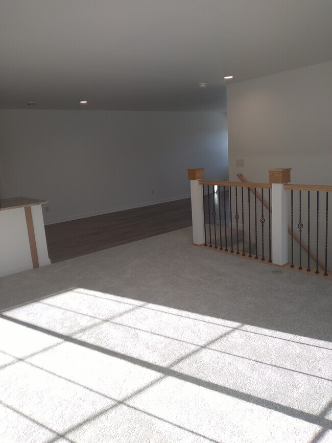 Building Photo - 2749 Hidden Dr