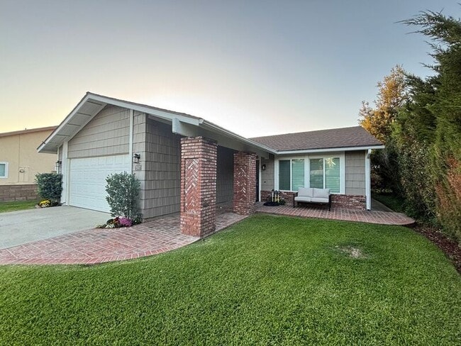 Building Photo - 2507 Moss Cir