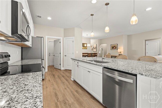 Building Photo - 49 Nettleton Ln