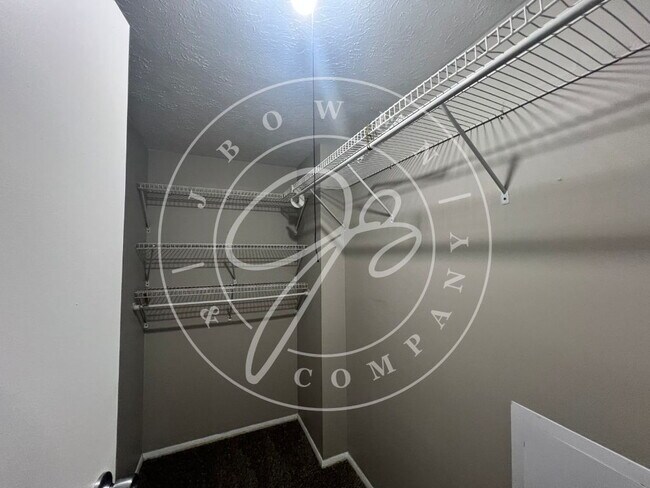Building Photo - Completely updated 3 bedroom home with fin...