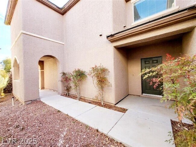 Building Photo - Beautiful Summerlin Home W/ Tesla 220V Cha...