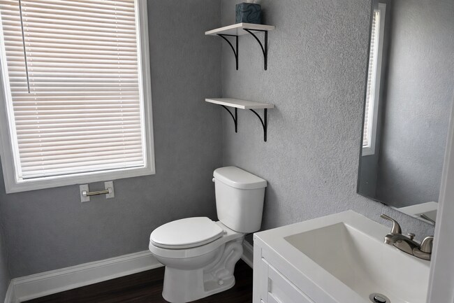 Building Photo - 3636 The Paseo