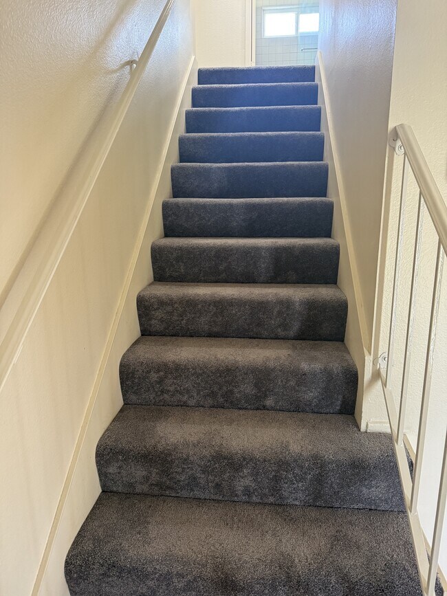 Building Photo - 6237 Hunter St