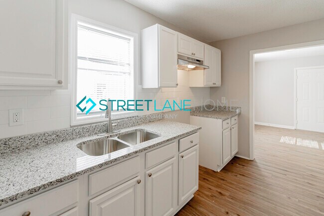 Building Photo - REDUCED! Charming 3 bedroom home in Birmin...