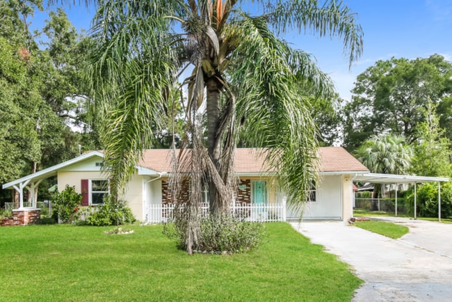Building Photo - 5515 E Live Oak Ln