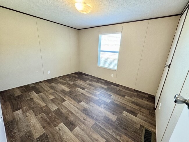 Building Photo - 100 Blissful Ct