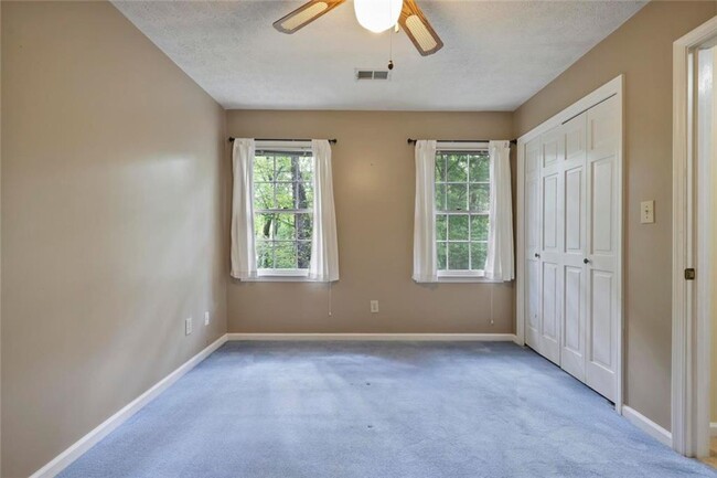 Building Photo - 3658 Chestnut Ridge Ct