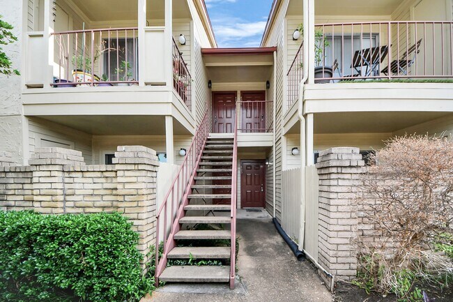 Building Photo - 2120 El Paseo St
