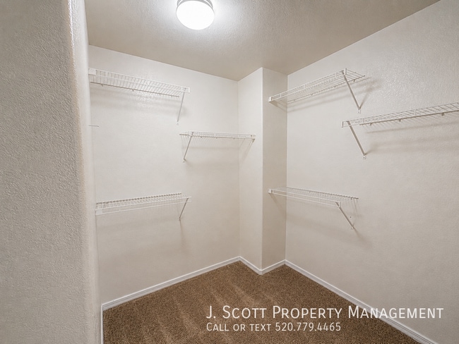 Building Photo - 7208 S 30th St
