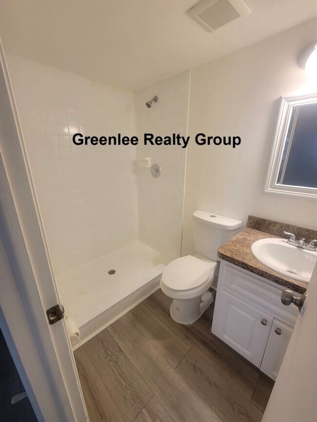 Building Photo - Don’t Miss This Spacious 3 Bedroom / 2 Bath Condo in Baywood Meadows!