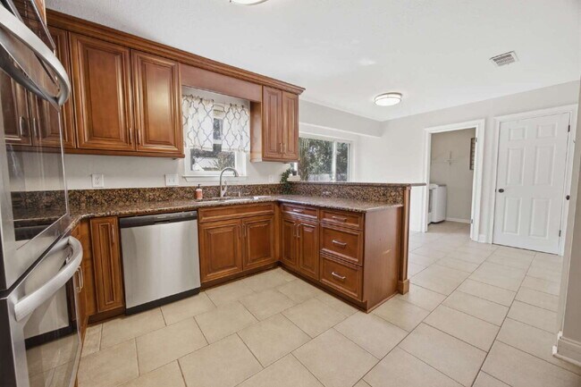 Building Photo - "Charming 4-Bedroom Shalimar Retreat- Power Included With Rent!"