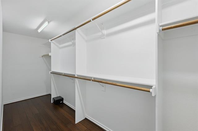 Building Photo - 2520 Woodside Dr