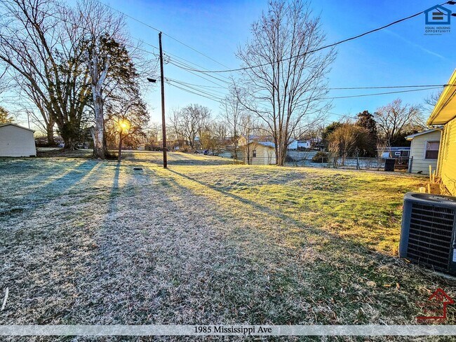 Building Photo - 1985 Mississippi Ave