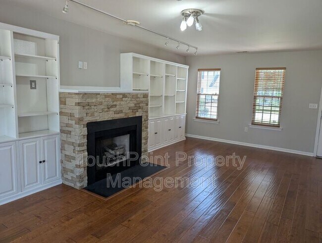 Building Photo - 9935 Redbud Tree Ct