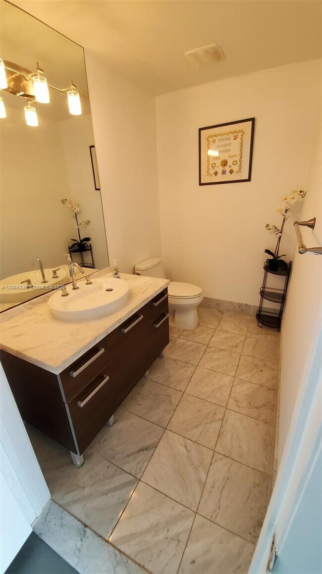 Building Photo - 253 NE 2nd St