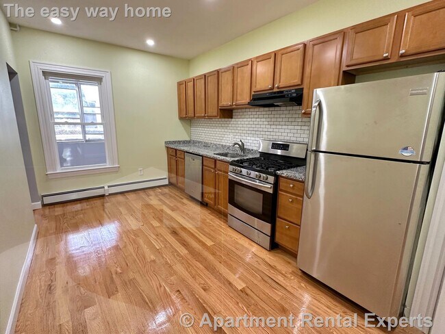 Building Photo - 295 Windsor St