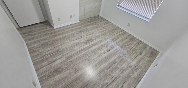 Building Photo - 3061 Holiday Springs Blvd