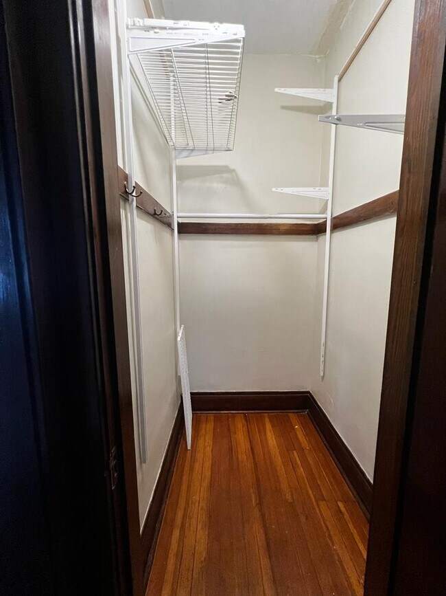 Building Photo - 1120 E 12th Ave