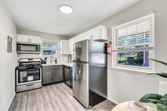 Building Photo - Marlton Colonial Apartments