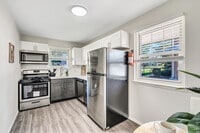 Building Photo - Marlton Colonial Apartments
