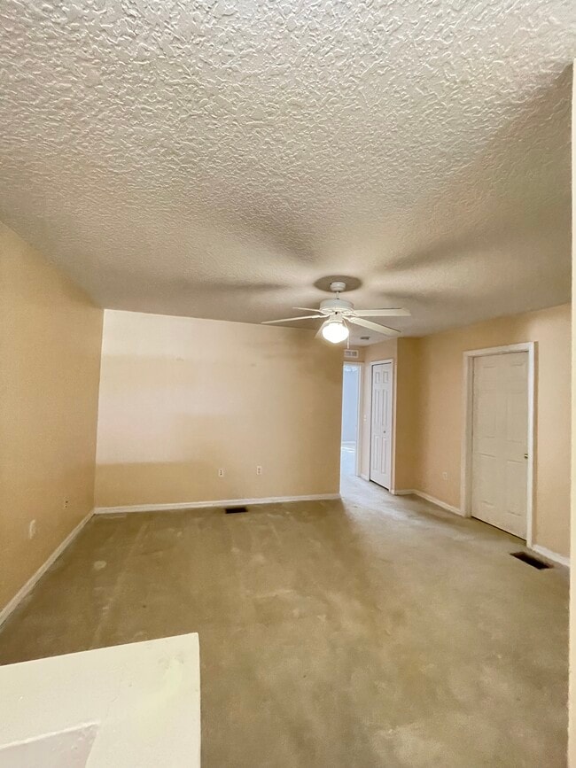 Building Photo - 2710 Merrieweather Ln