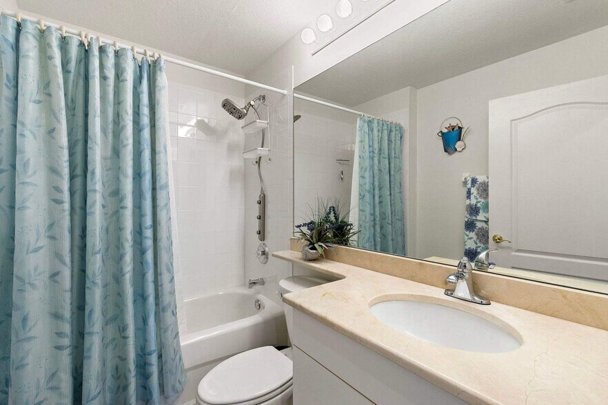 Building Photo - 285 Cays Dr