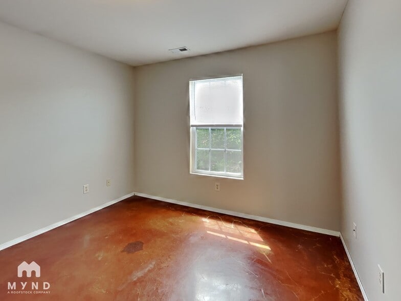 Building Photo - 1112 S Clifton Ave