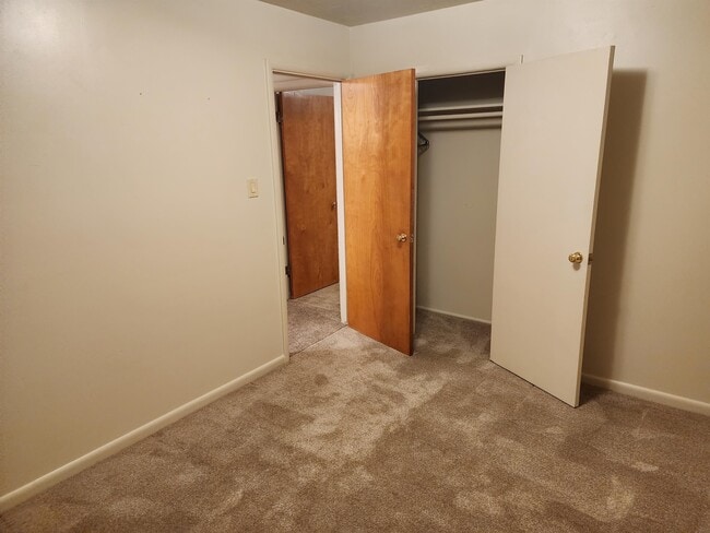 Building Photo - 5065 S 300 W
