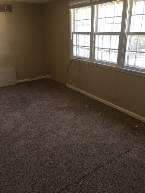 Building Photo - 330 W 1st St