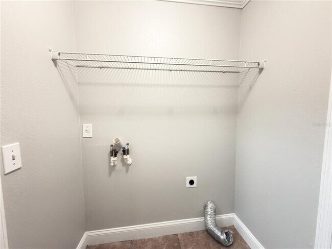 Building Photo - 14635 Keelford Way