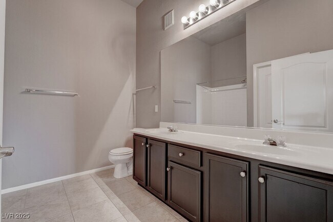 Building Photo - 2305 W Horizon Ridge Pkwy