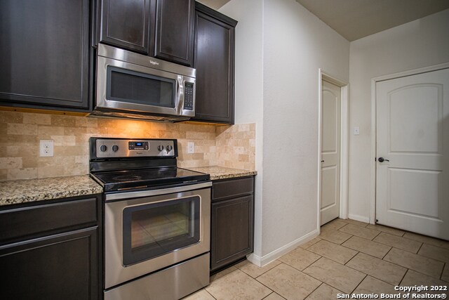 Building Photo - 7715 Watersedge Cove