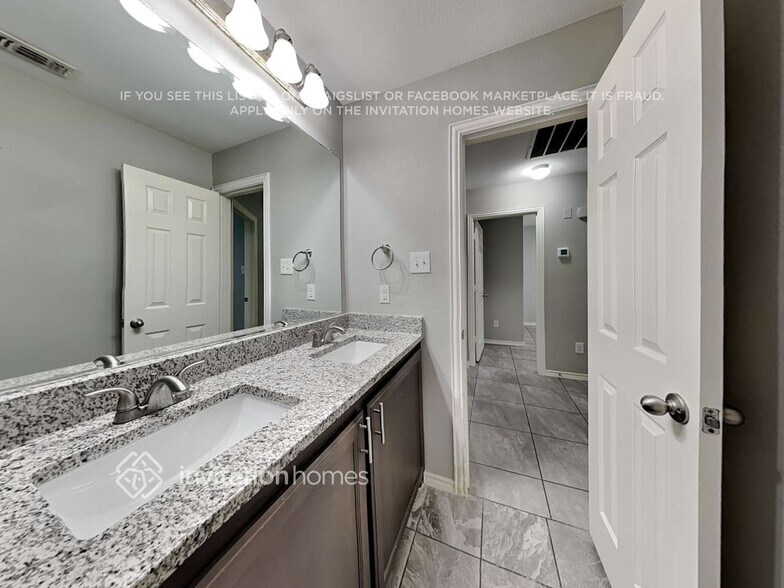 Building Photo - 2516 Old Buck Dr