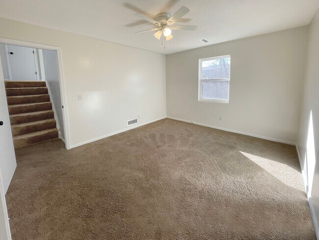 Building Photo - 7104 Orchard Ct