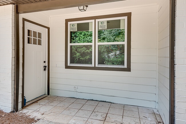 Building Photo - 4110 Bowers Pointe Dr SW