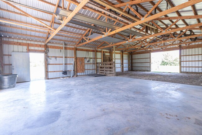 Building Photo - 16950 N Davis Rd