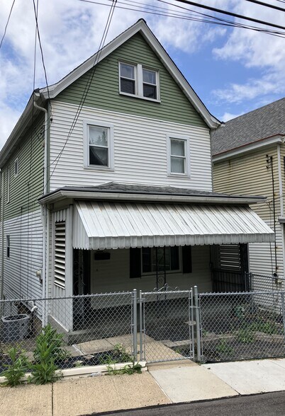 Primary Photo - 1281 Lakewood Ave