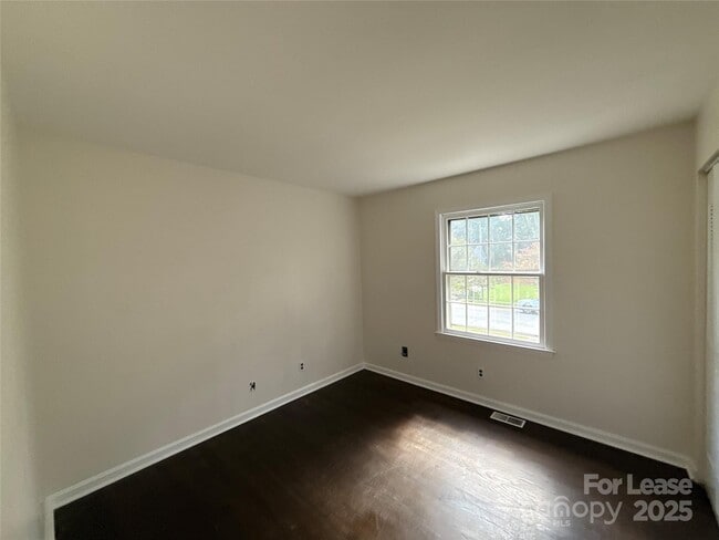 Building Photo - 6201 Bonnybrook Ln