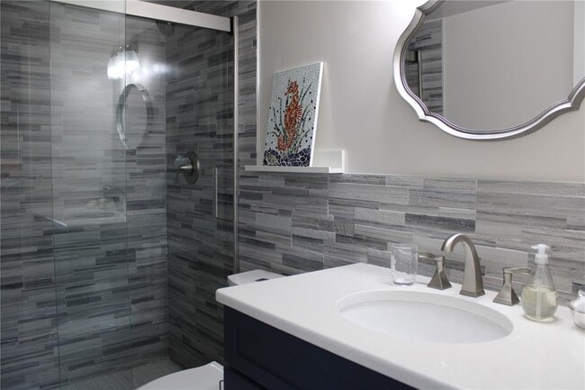 Building Photo - 4240 Ironwood Cir